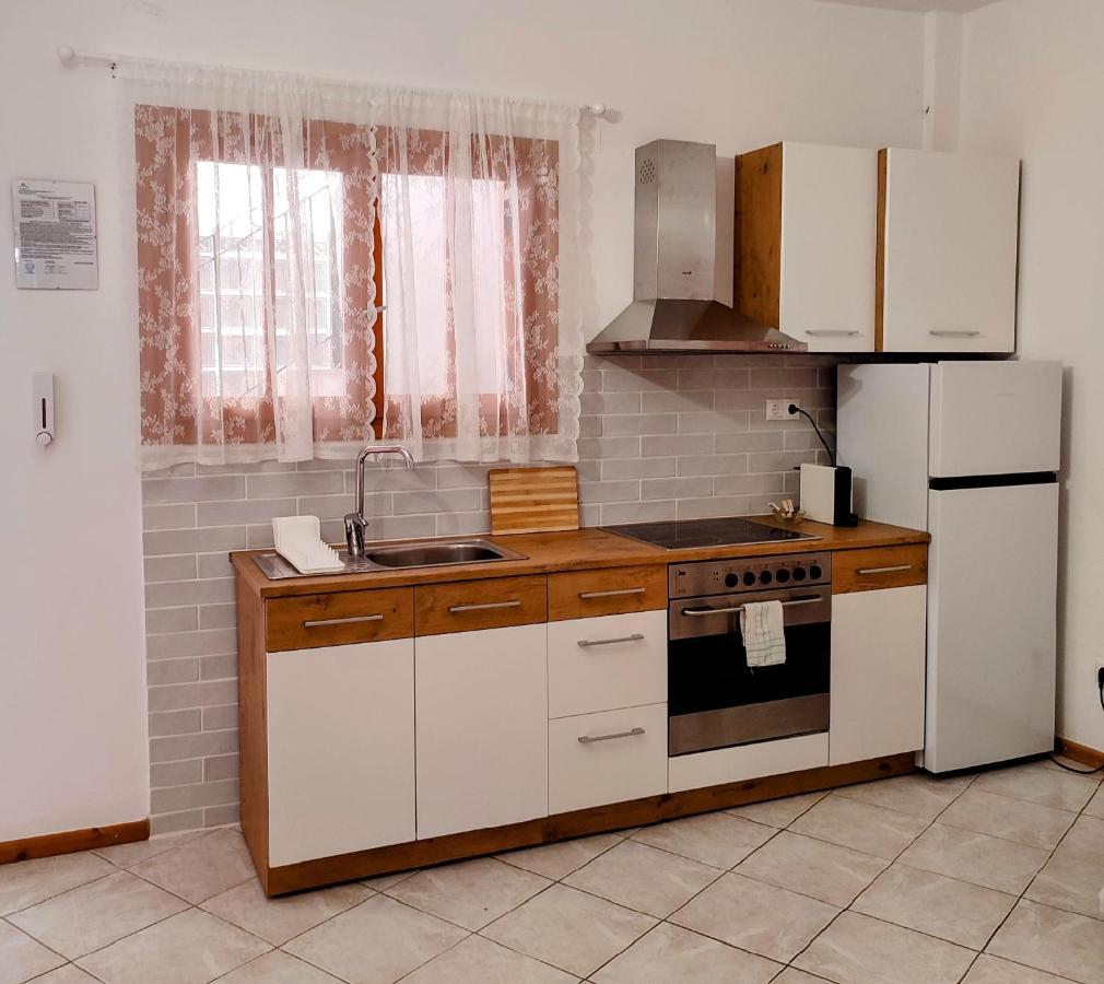 Maroudas Stavros Apartments バティ エクステリア 写真