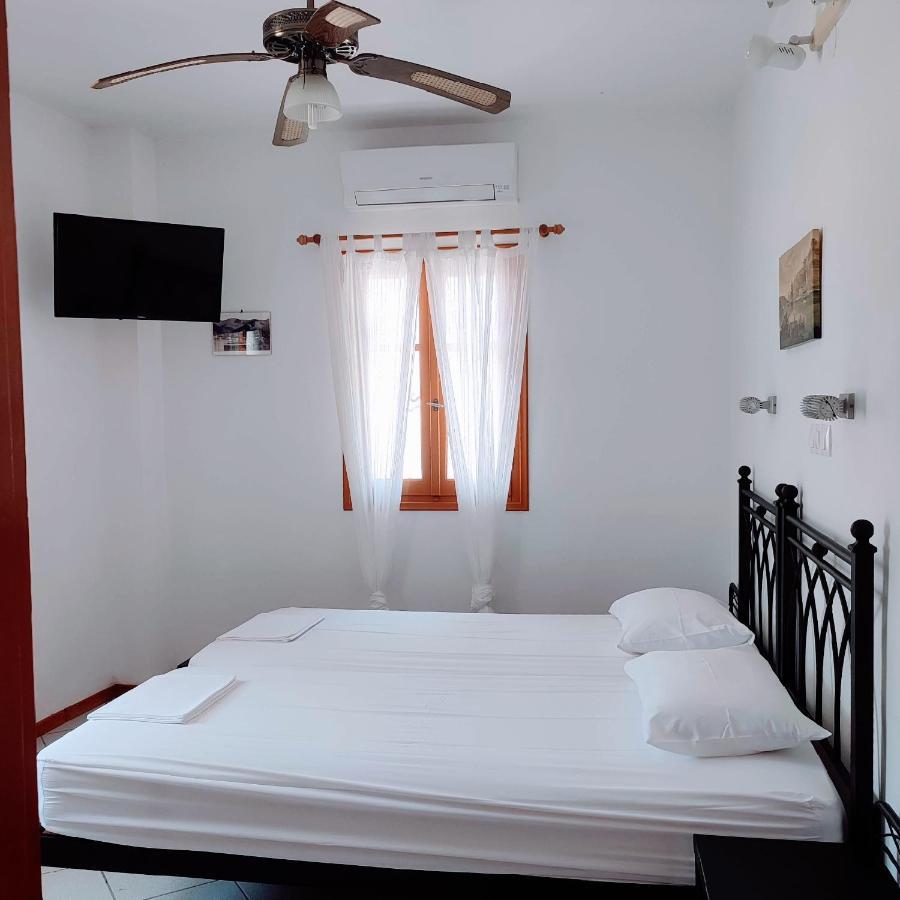 Maroudas Stavros Apartments バティ エクステリア 写真